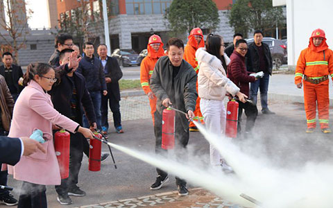 恩施國資系統(tǒng)組織開展今冬明春火災防控知識培訓及疏散滅火演練