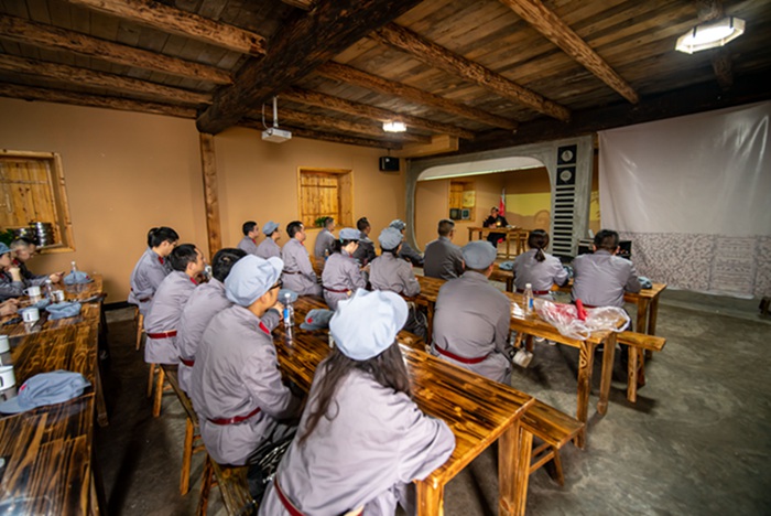 州國投公司到金果坪鄉(xiāng)開展黨史學(xué)習(xí)教育