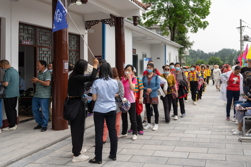 1654045649251994.jpg 絡繹不絕的游客2.jpg