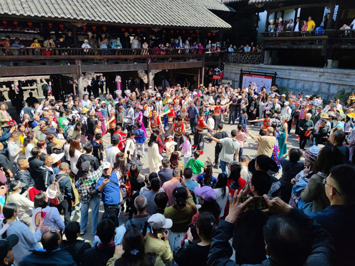 火爆！“五一”小長假 集團公司旗下兩大景區(qū)迎來客流高峰！